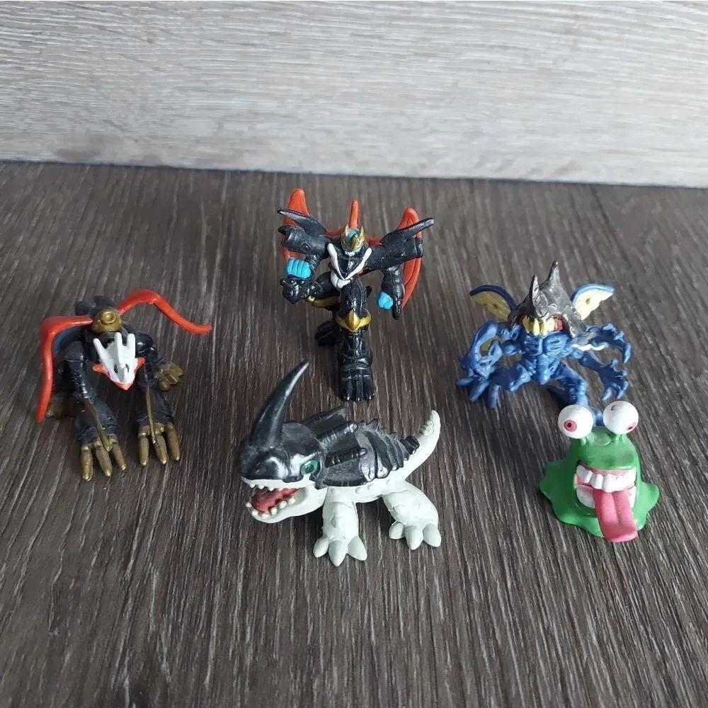 Lot of 5 Digimon Mini Figures